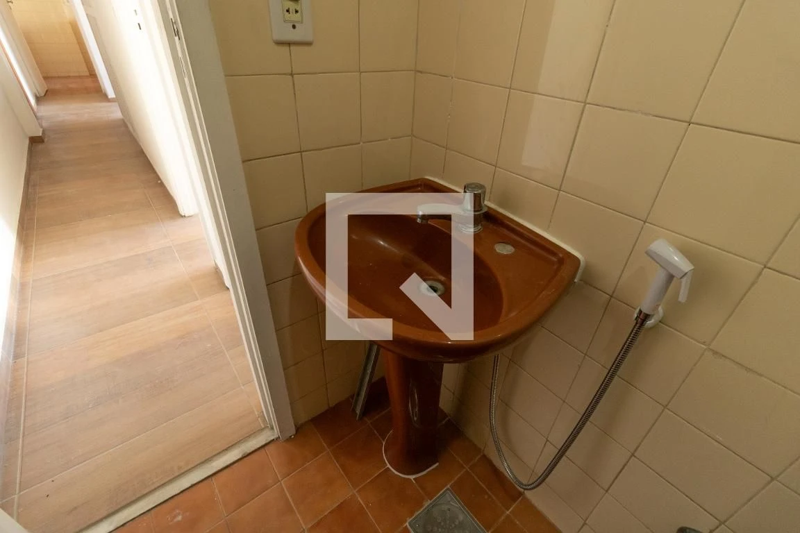 3-bedroom apartment in a building with a gym — photo 36