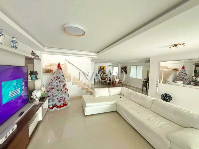 Casa mobiliada, 400 m², com banheira
