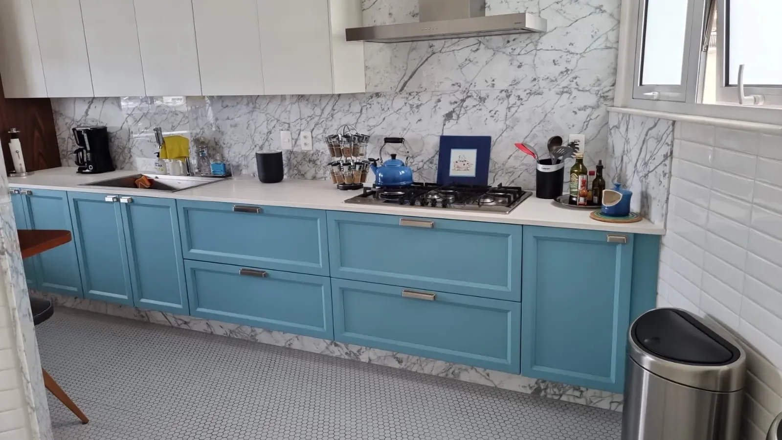 Apartamento con 3 dormitorios y ventanales de suelo a techo — photo 23