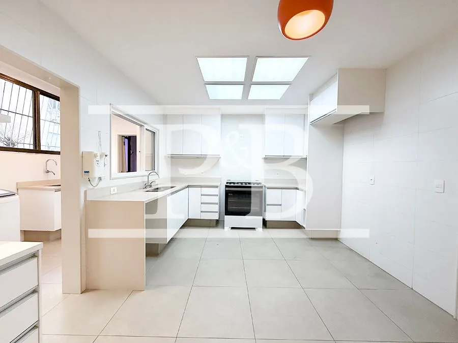 3-bedroom apartment with 261 m² and 2 bathrooms — photo 24