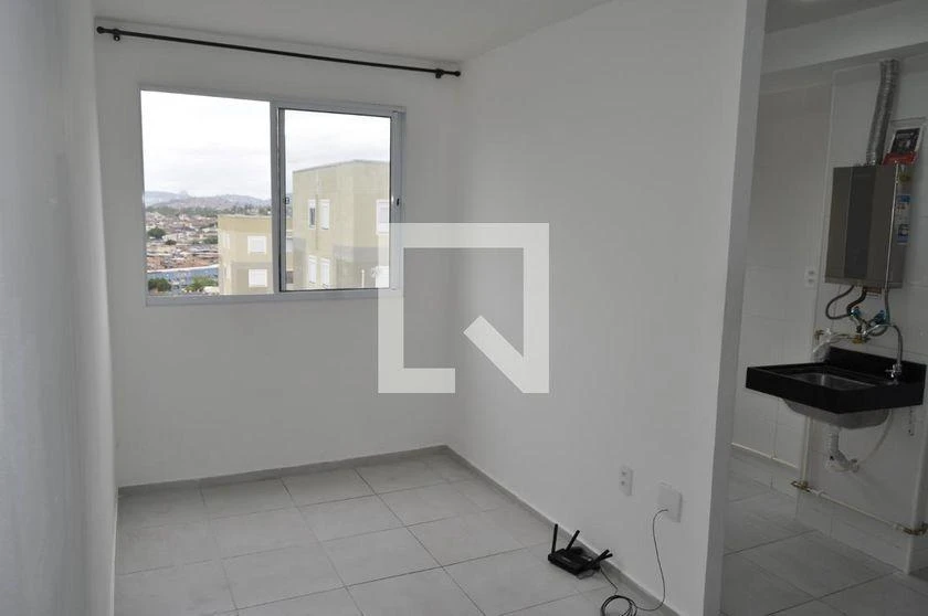Apartamento de 2 quartos em condomínio com academia