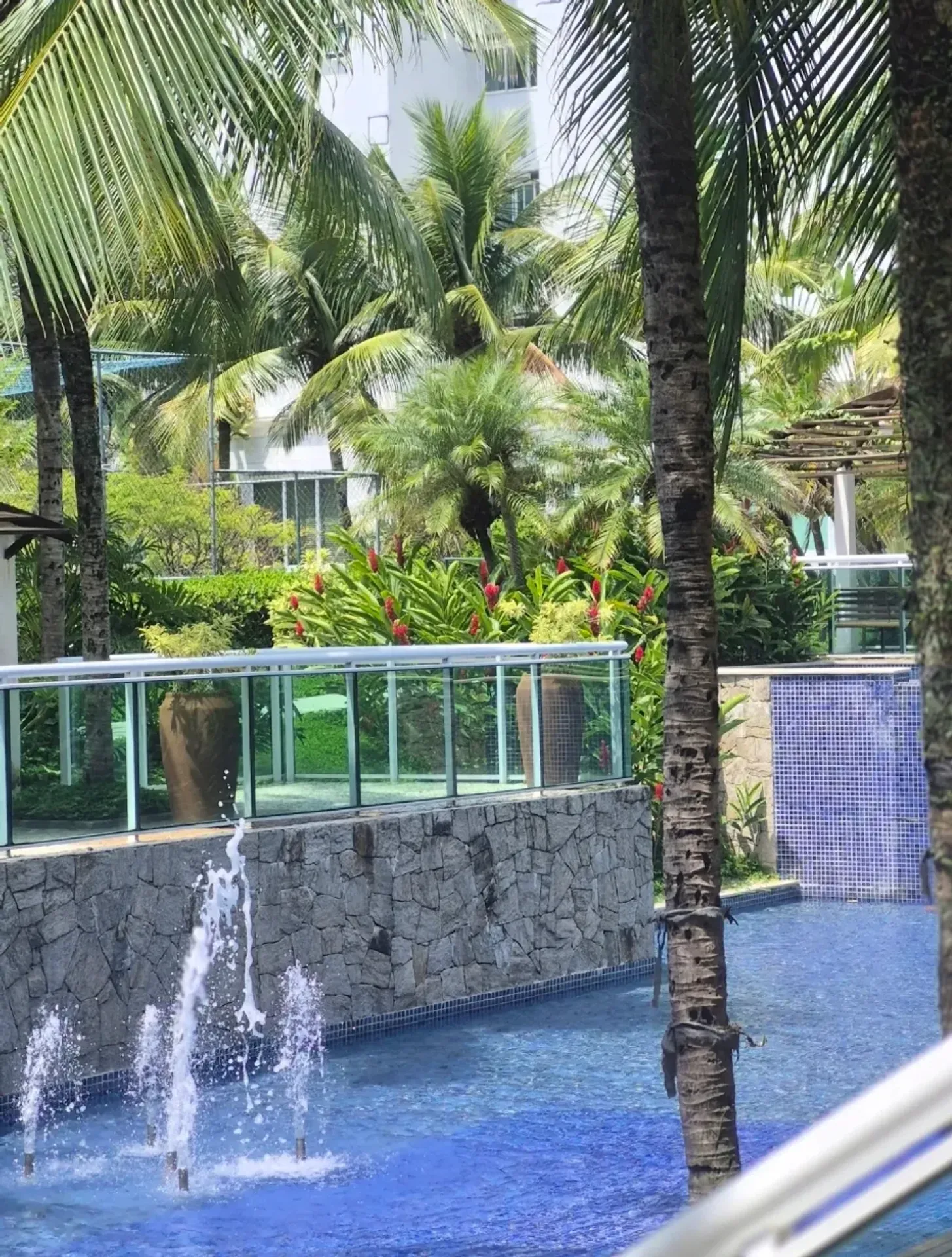 Furnished apartment with 5 bedrooms and shared pool area — photo 27