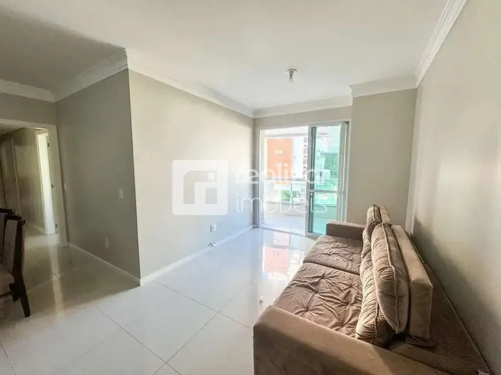 4-bedroom apartment in a building with a pool — photo 24