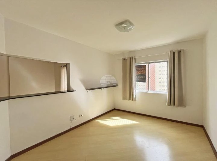 2-bedroom apartment with suite and balcony — photo 8