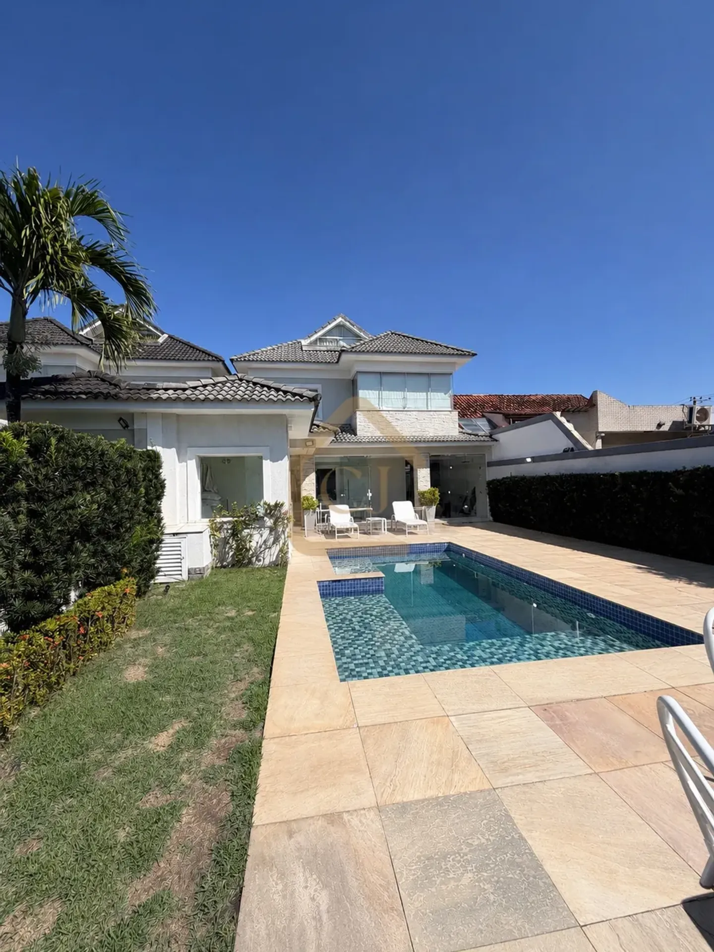 5-bedroom house with a private pool — photo 14