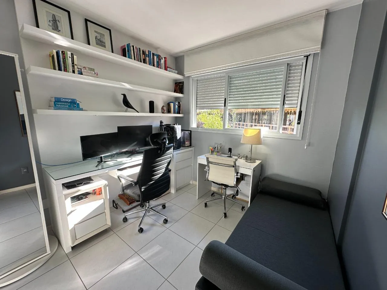 2-bedroom apartment with a glass-enclosed balcony — photo 9
