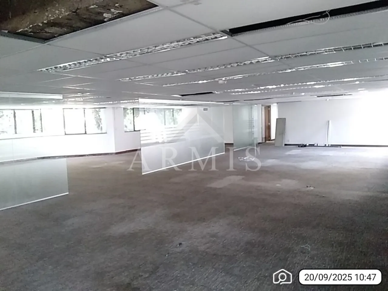 House with 1 bedroom and 5 bathrooms, 1313 m² — photo 24