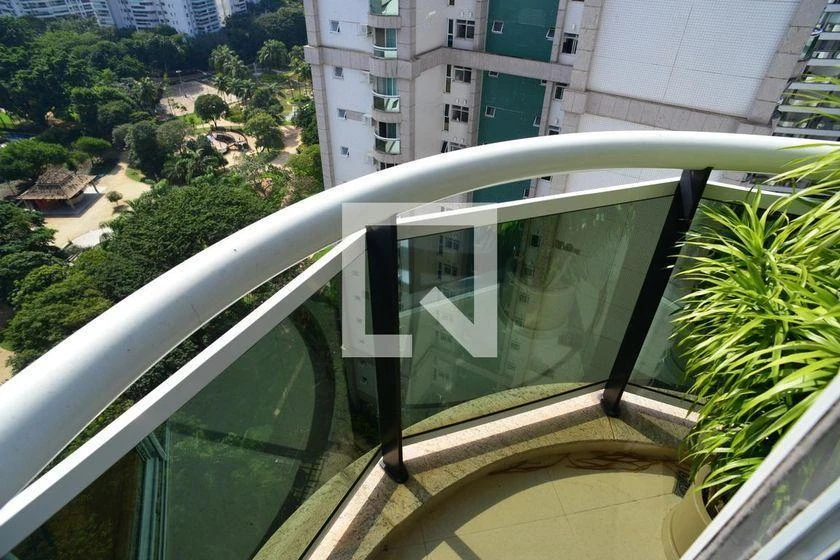 4-bedroom apartment with 250 m² and 3 en-suite baths — photo 25