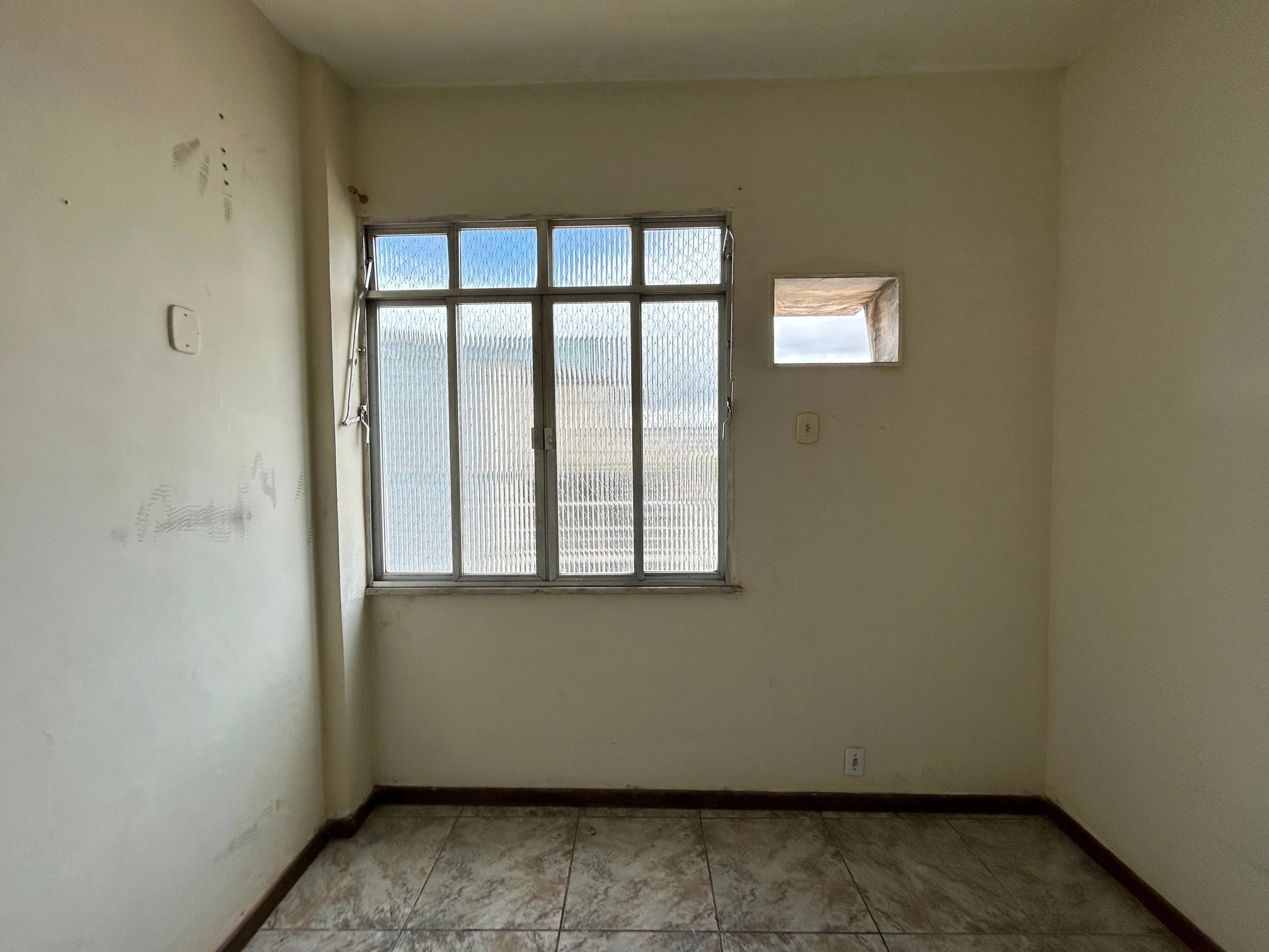 3-bedroom apartment with a walk-in closet — photo 21