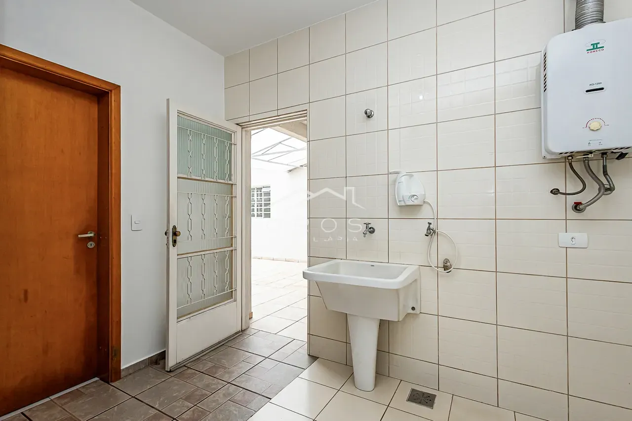 House, 200 m², with a washing machine — photo 35