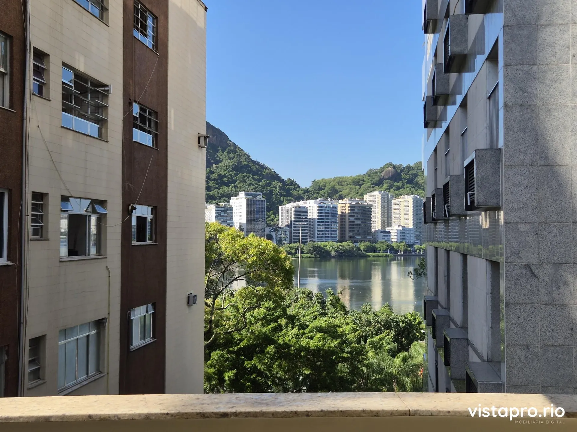 Furnished apartment, 50 m², with a water view — photo 7