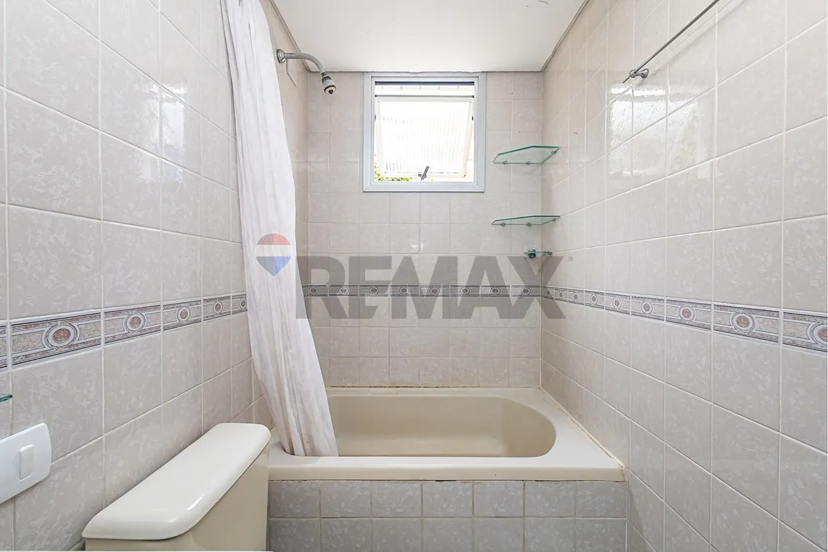 67 m² apartment with a washing machine and a bathtub — photo 49