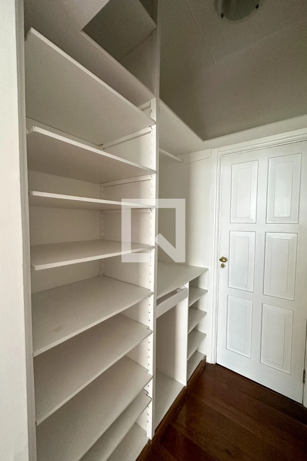 Apartamento com 4 quartos e sala de estar, 3 banheiros — photo 19