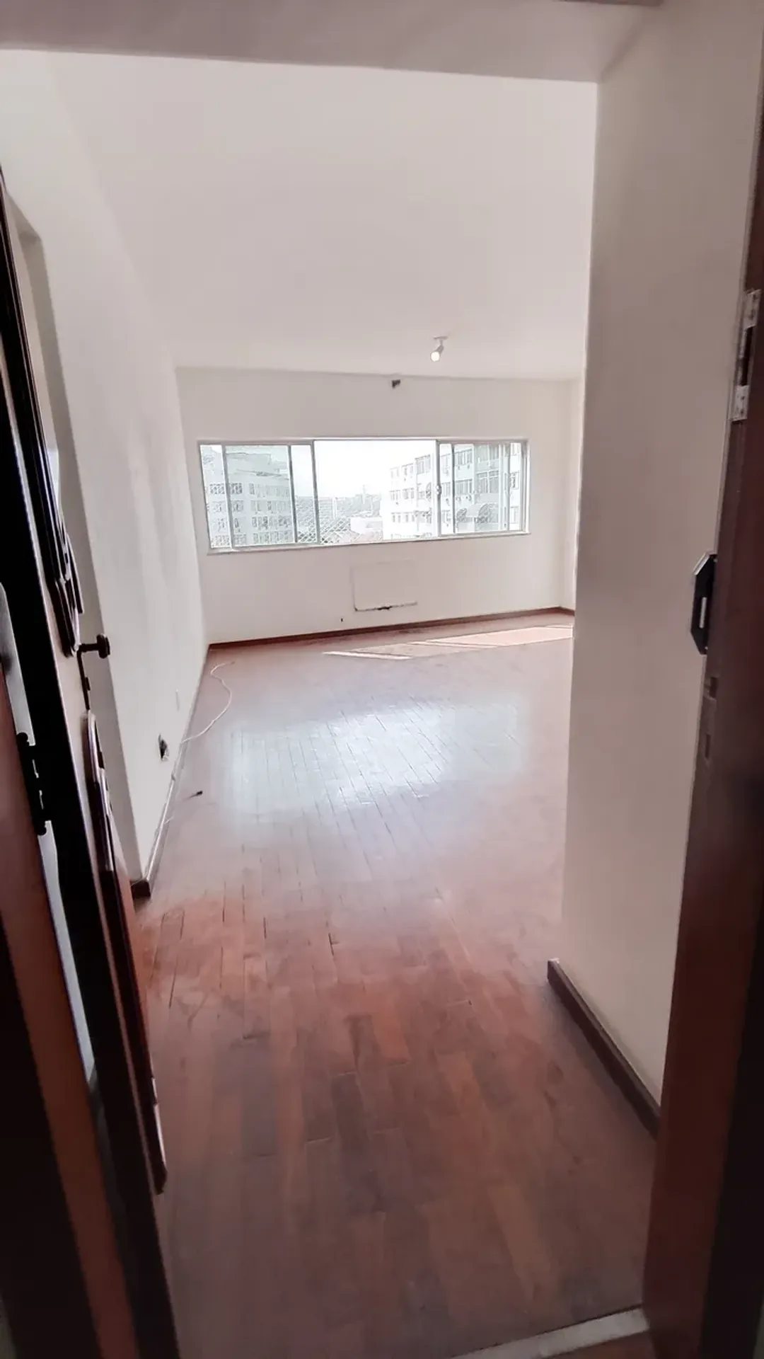 Apartamento no 4º andar com piso de madeira ou laminado — photo 38