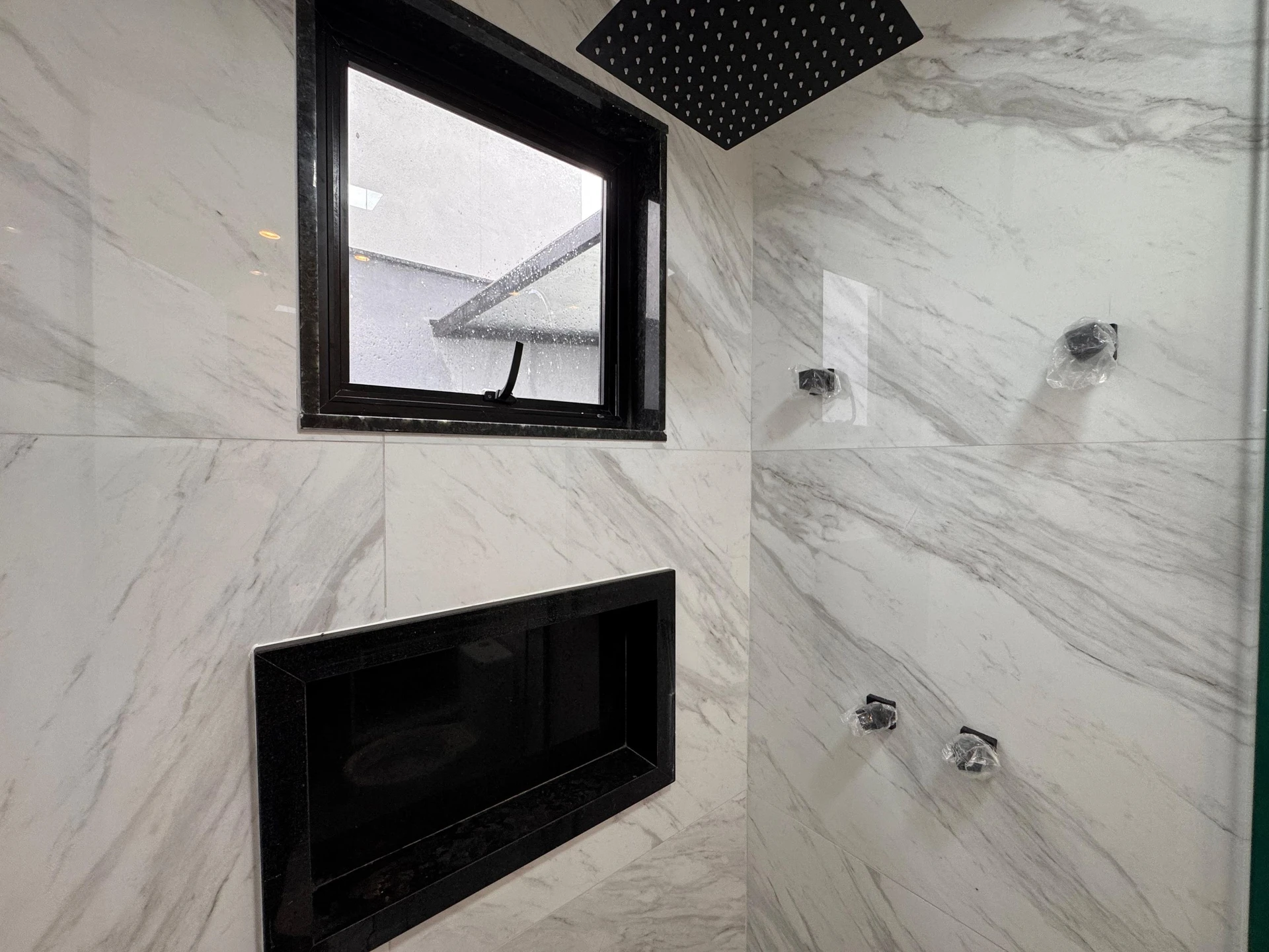 Condo house with 4 en-suite bedrooms and private yard — photo 56