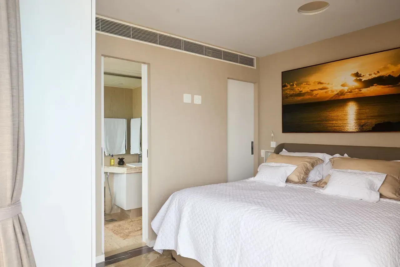 Unfurnished 2-bedroom apartment with 3 bathrooms — photo 33