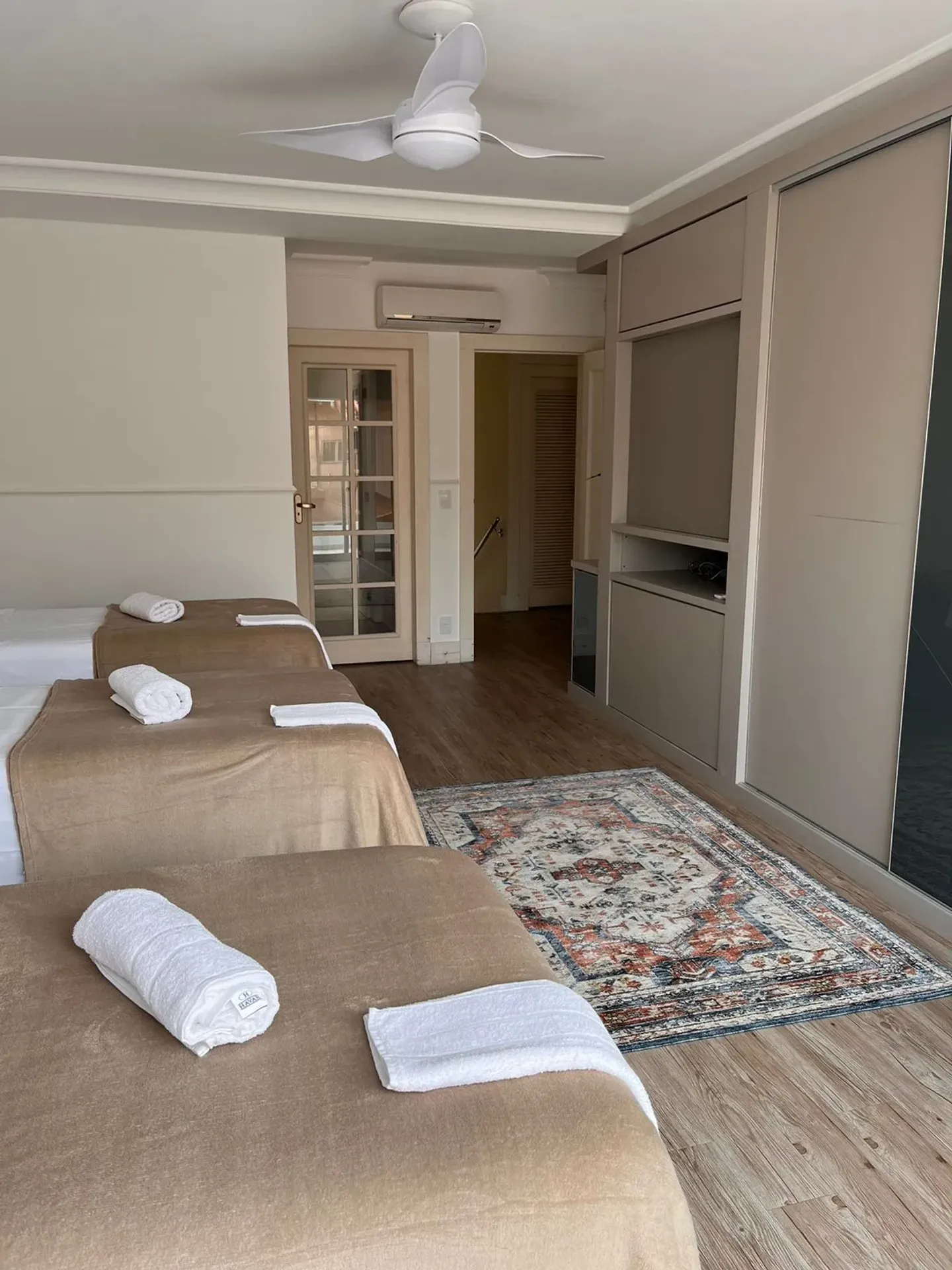 Furnished house with 5 en-suite bedrooms — photo 47