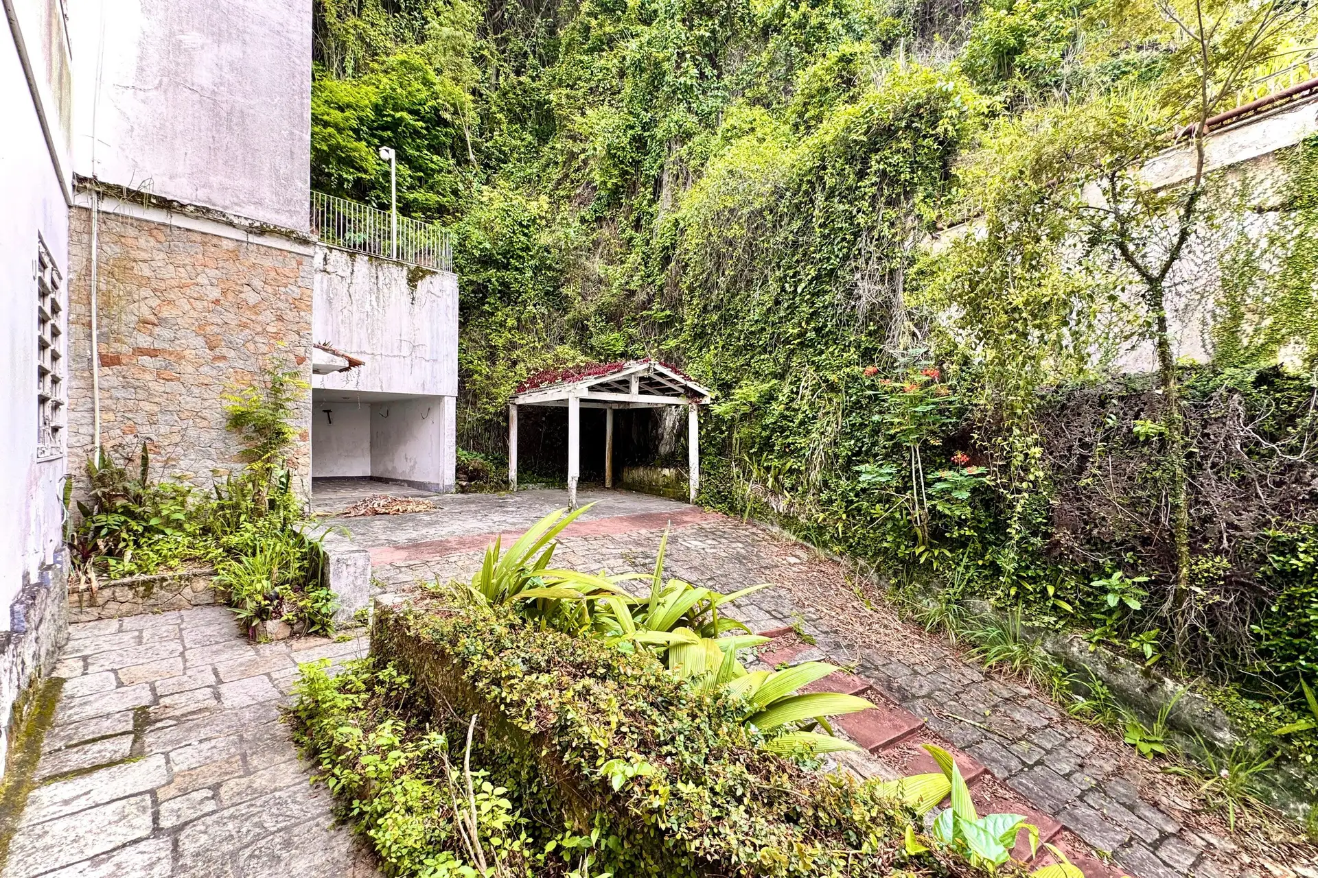 Casa, 888 m², com banheira — photo 22