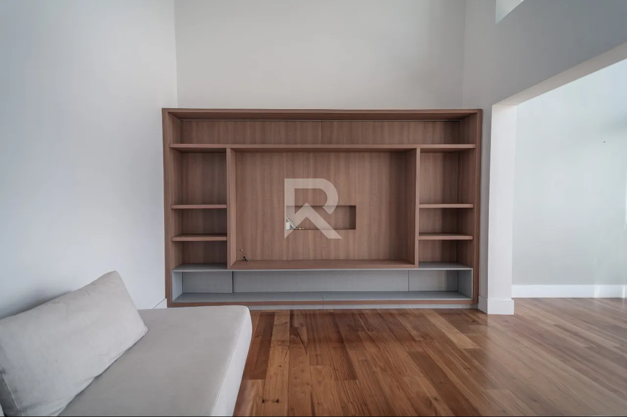 Apartamento de 231 m² com 4 quartos e 5 banheiros — photo 3