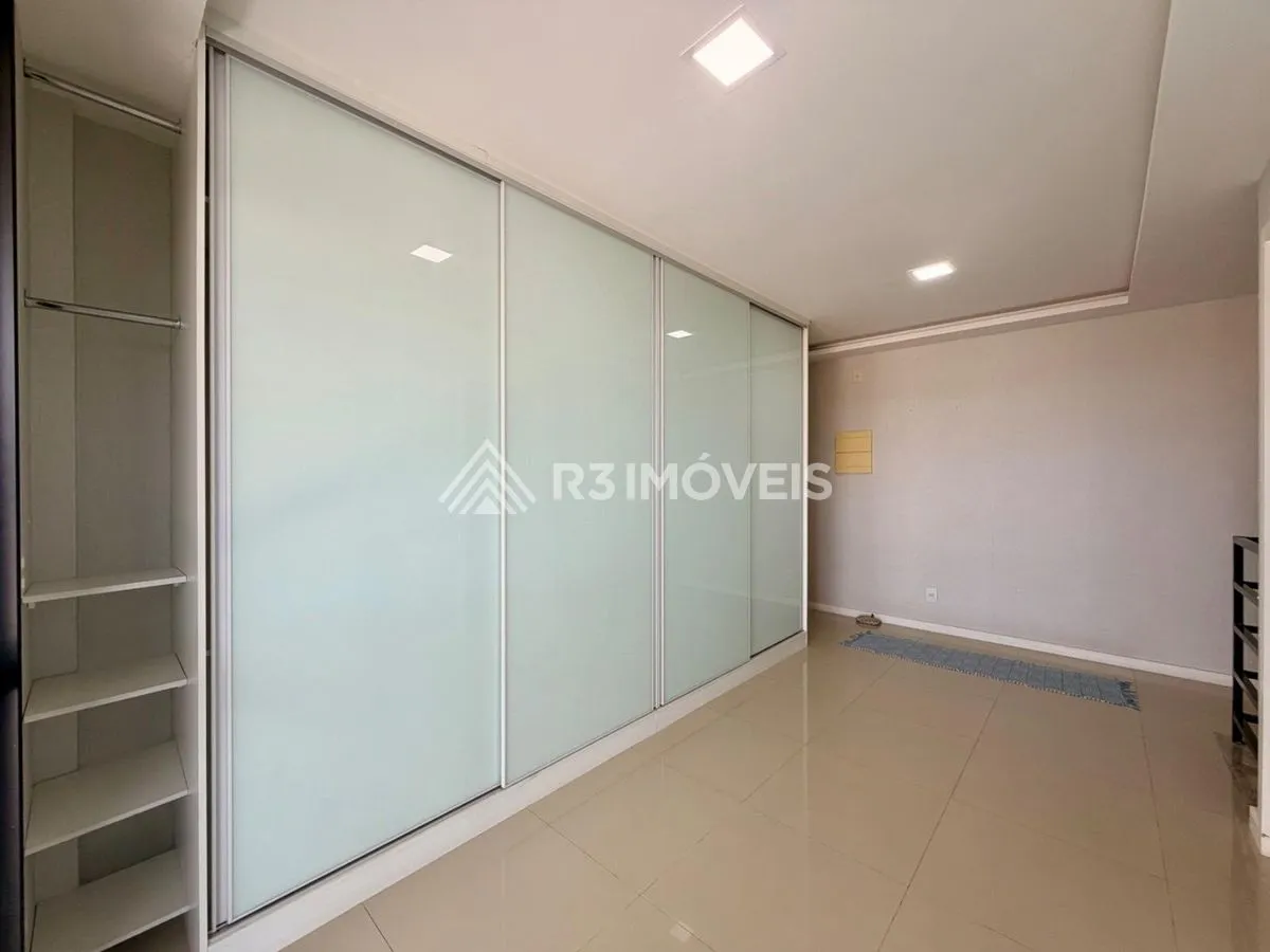 Floor-to-ceiling windows in a 3-bedroom apartment, 160 m² — photo 15