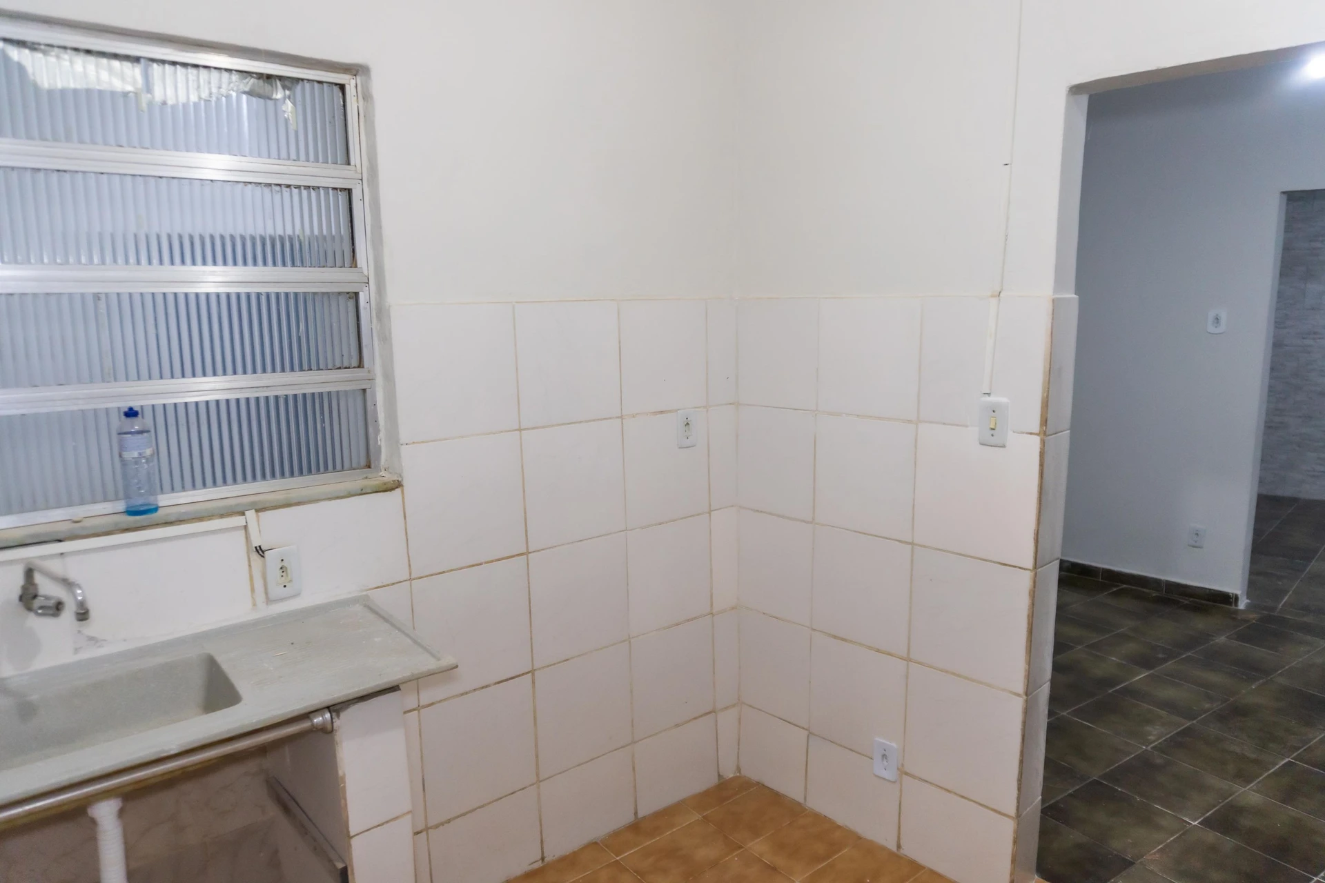 House with 1 bedroom and a separate kitchen — photo 10