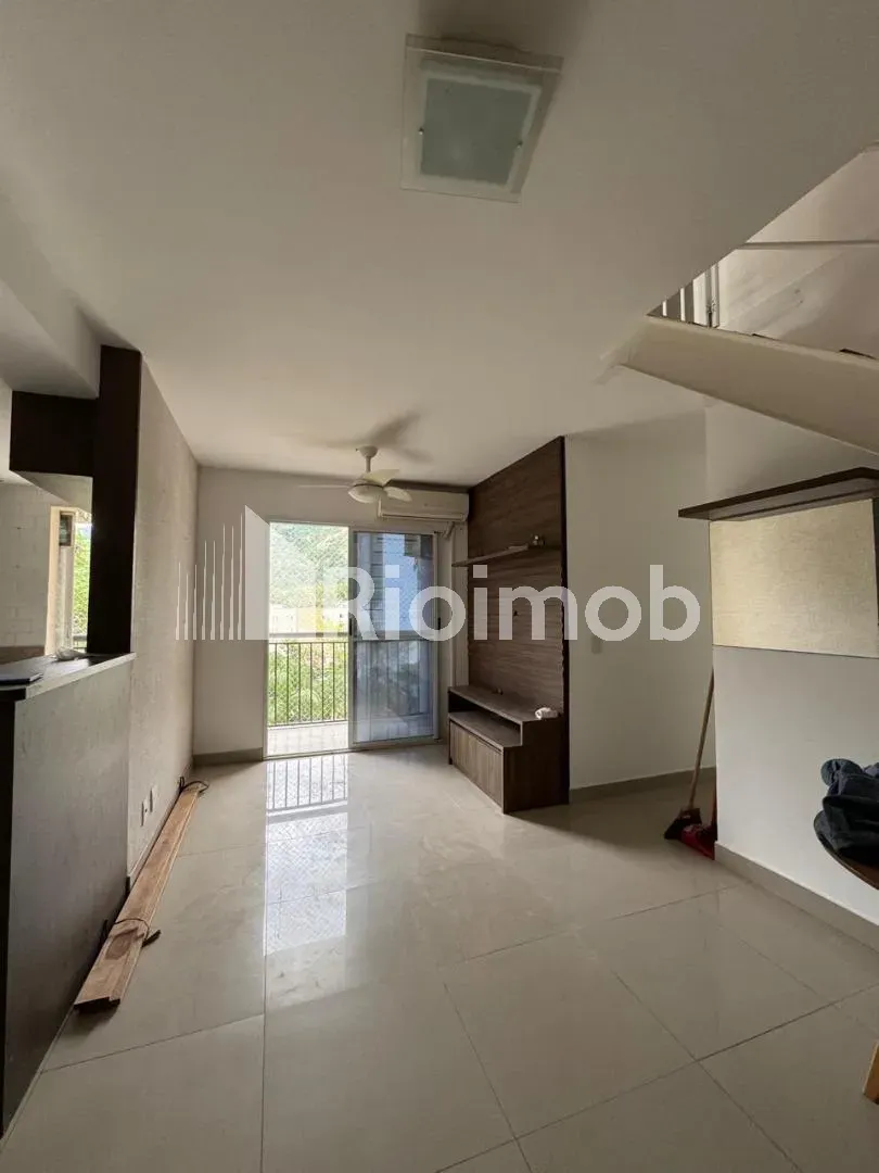 4-bedroom apartment with a mountain view in Rio de Janeiro — photo 15