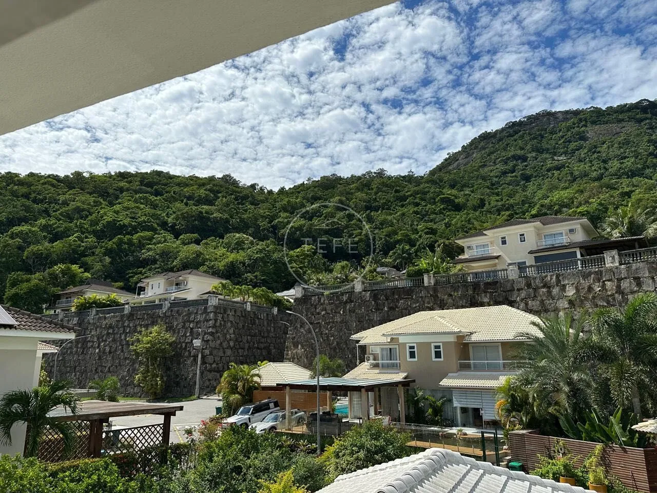 House for rent with 5 suites and 290 m² — photo 38