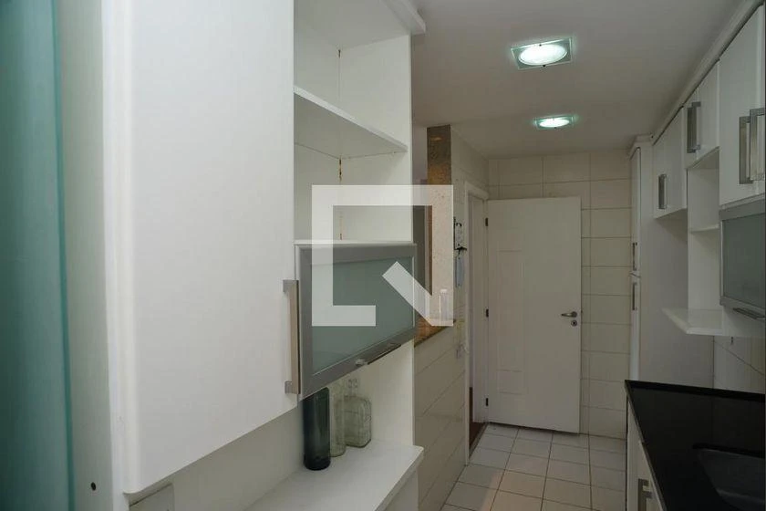 Apartamento com 2 quartos e cozinha fechada com fogão a gás — photo 36
