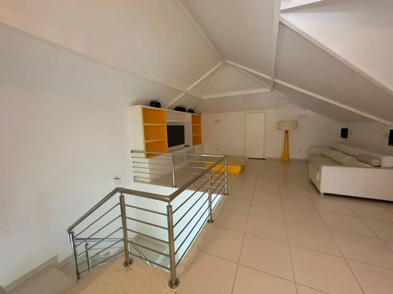 Furnished 6-suite house with 640 m² and 4 parking — photo 45