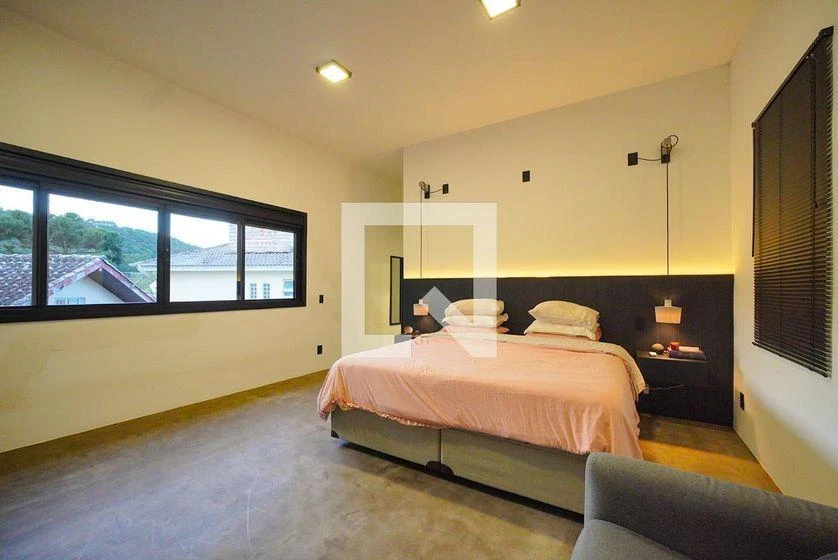 Mountain view in a 5-bedroom house, 330 m² — photo 9