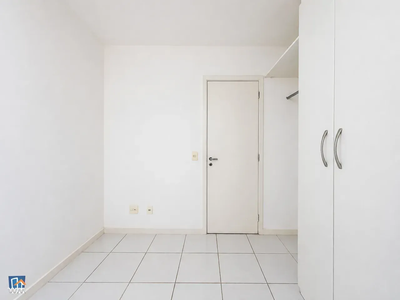 2-bedroom apartment with balcony and separate kitchen — photo 14