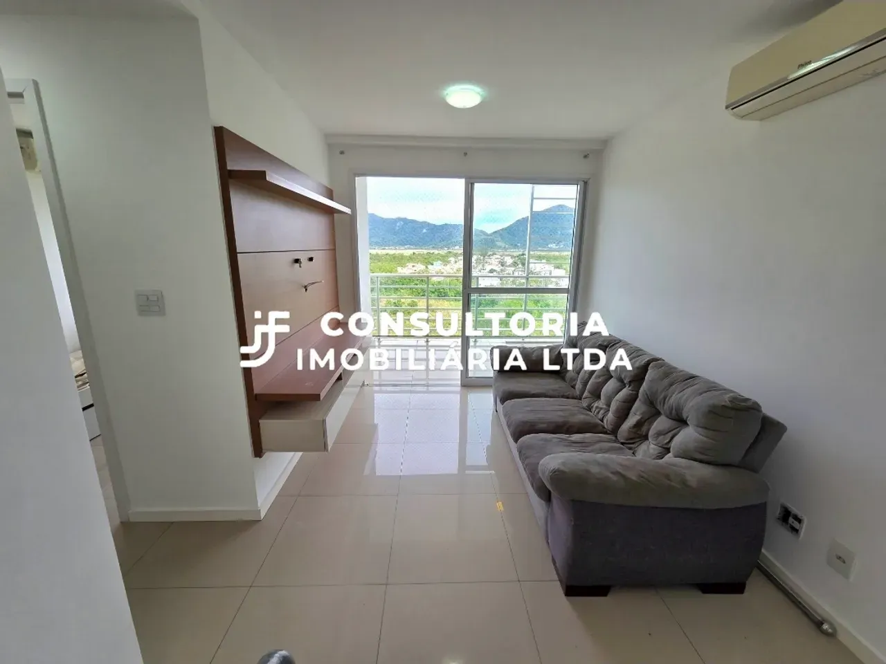 Unfurnished apartment with air conditioning and 3 bedrooms — photo 2