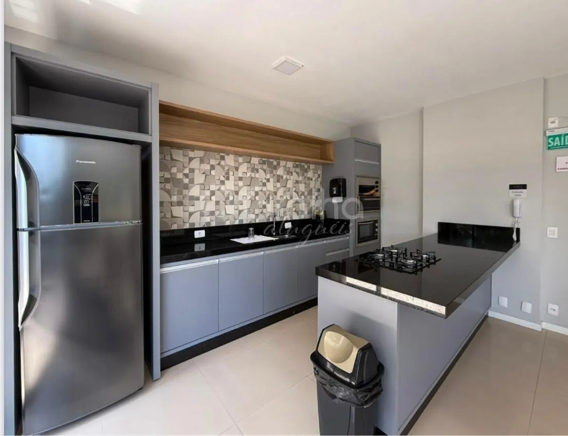 3-bedroom apartment with a glass-enclosed balcony — photo 18
