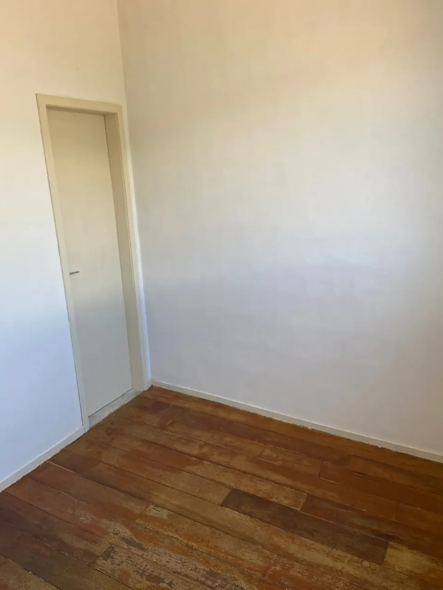 Wood or laminate floors in a 2-bedroom apartment, 70 m² — photo 22