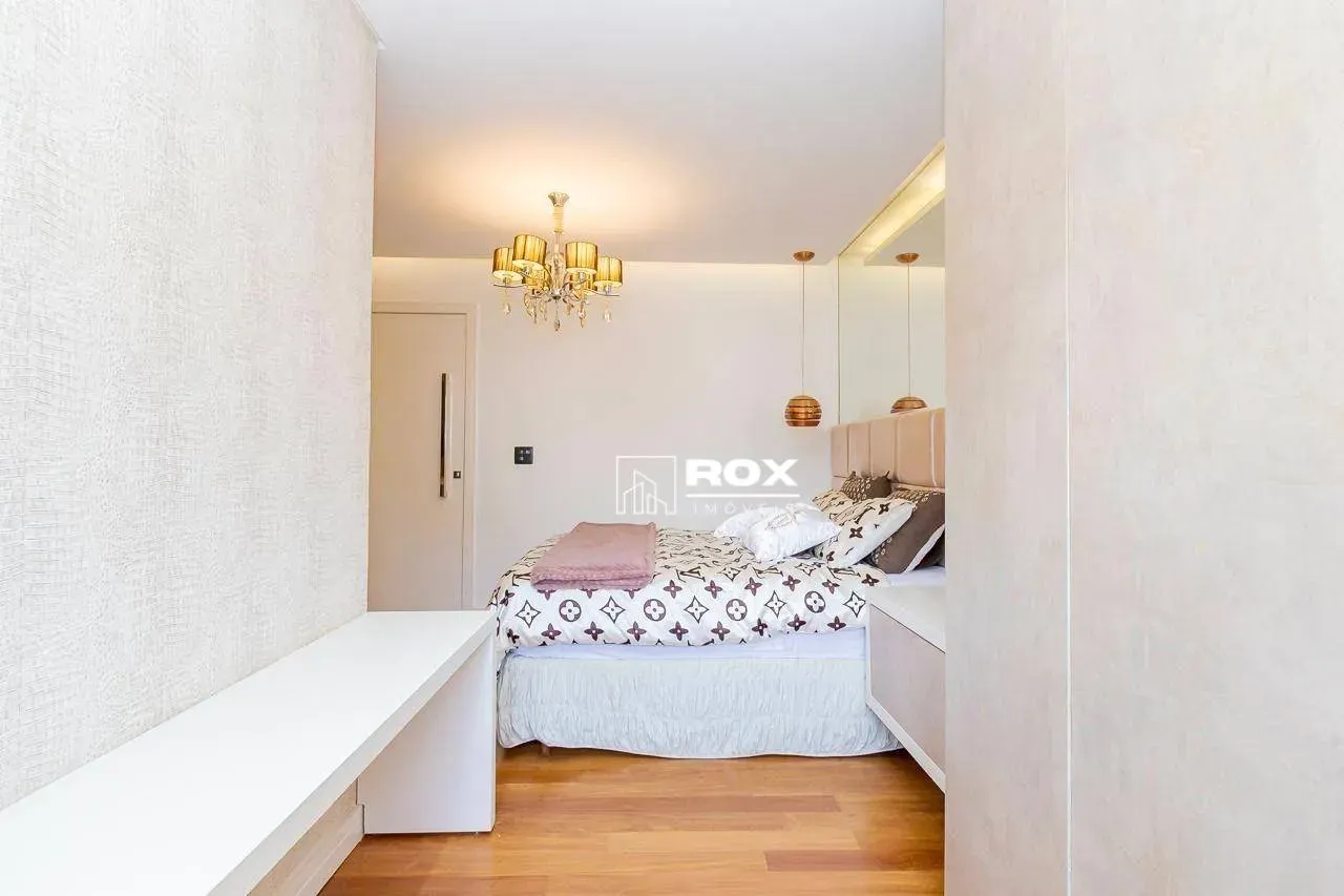 Furnished house with 4 en-suite bedrooms and 266 m² — photo 38
