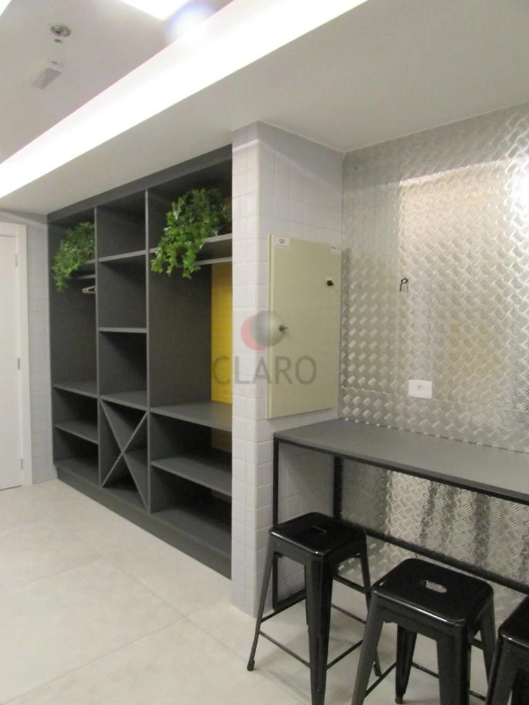 One-bedroom apartment in a building with a coworking space — photo 12