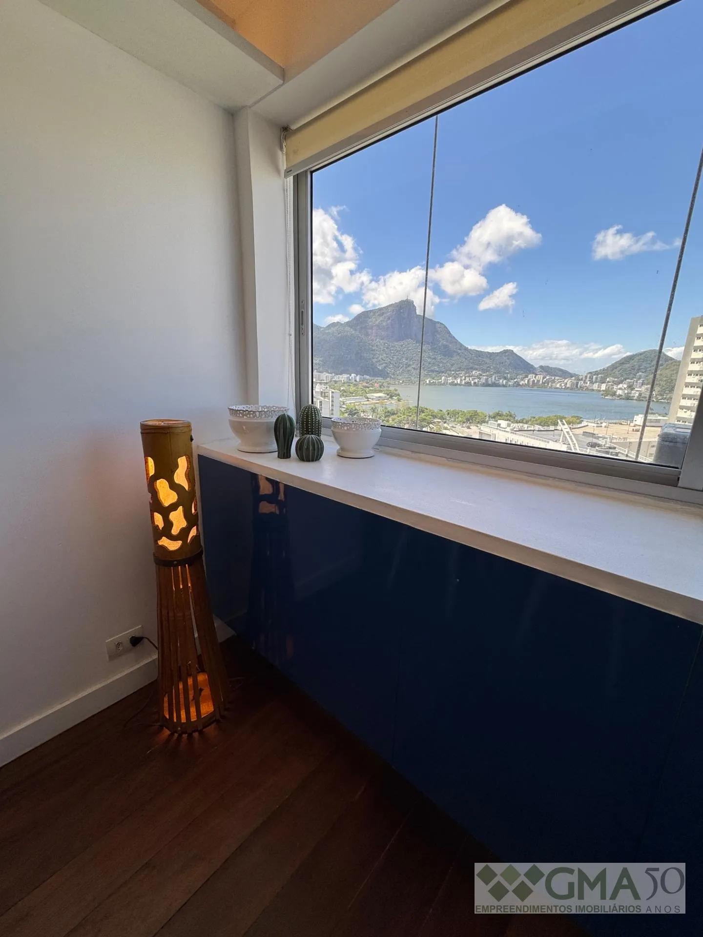 Water view in a one-bedroom apartment, 50 m²