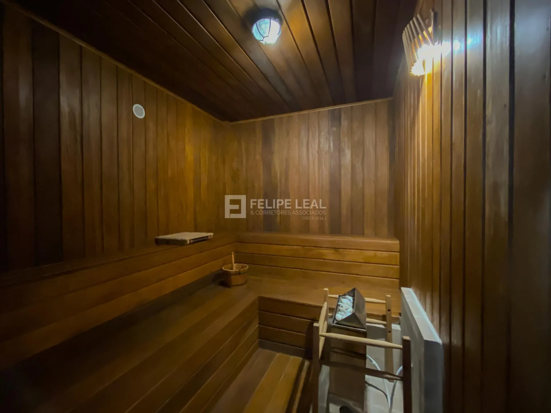 Casa em condomínio com 9 dormitórios e 8 suítes — photo 72