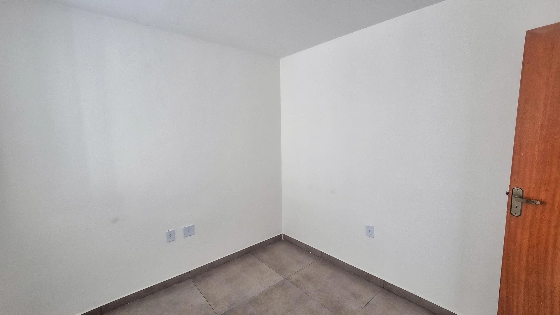 Apartment with 2 bedrooms and a balcony with grill — photo 23