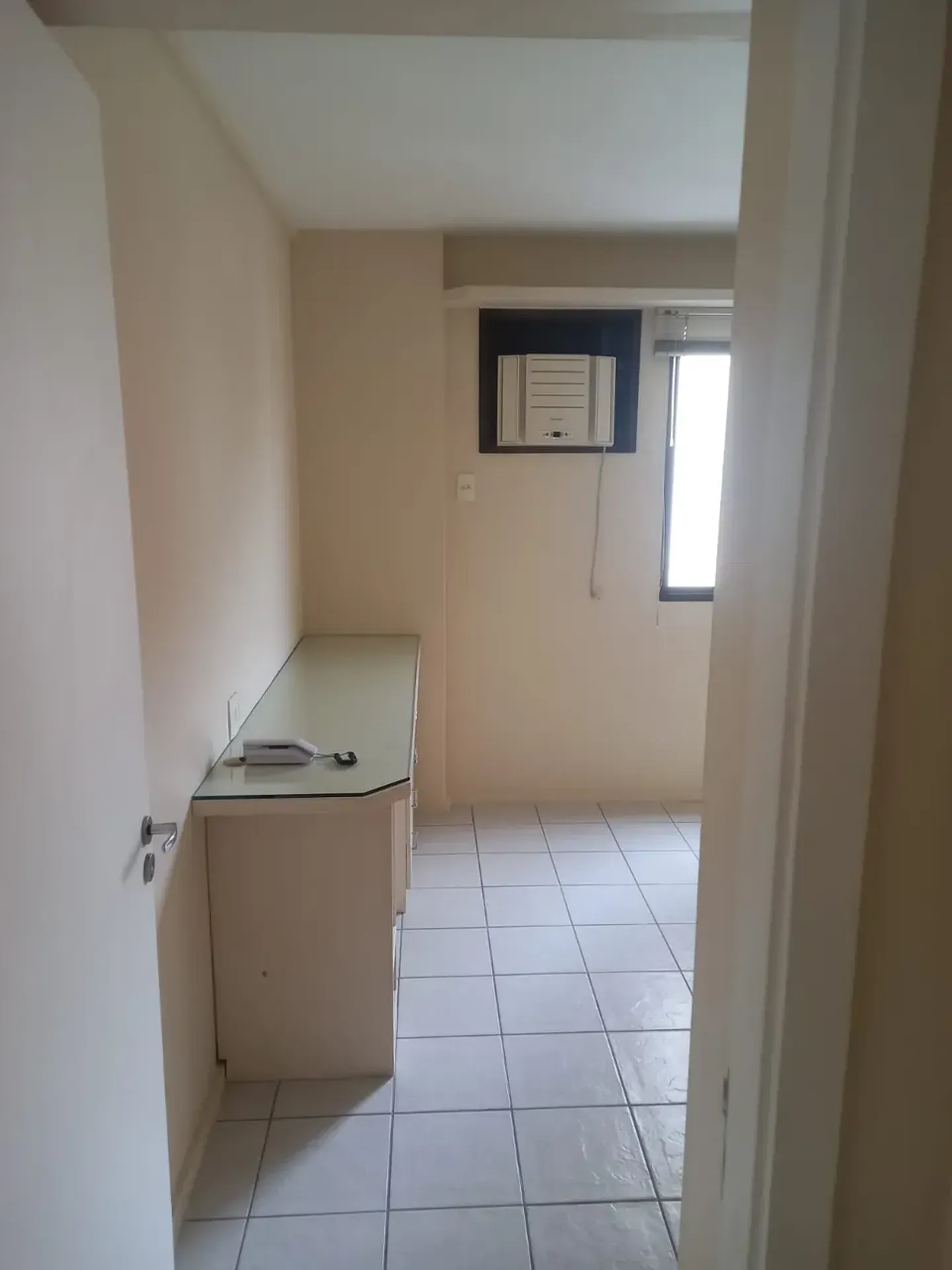 2-bedroom apartment with a home office — photo 32