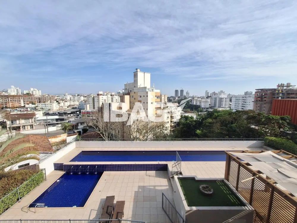 Apartamento moderno con 3 dormitorios y cocina abierta — photo 37