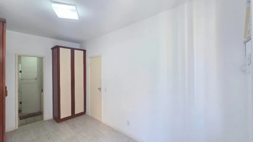 One-bedroom apartment in a building with a gym — photo 2