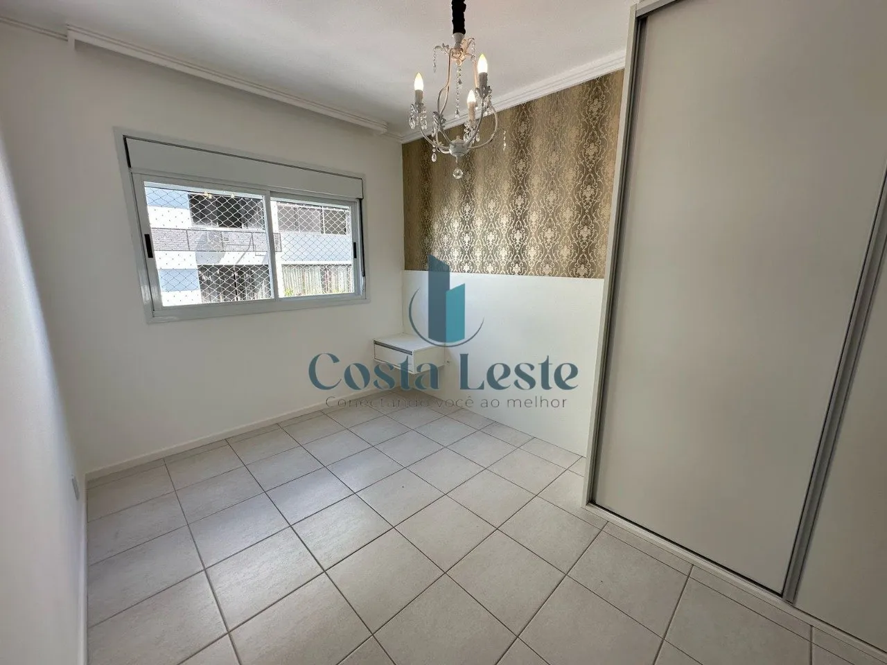 Apartment, 130 m², with a glass-enclosed balcony — photo 26