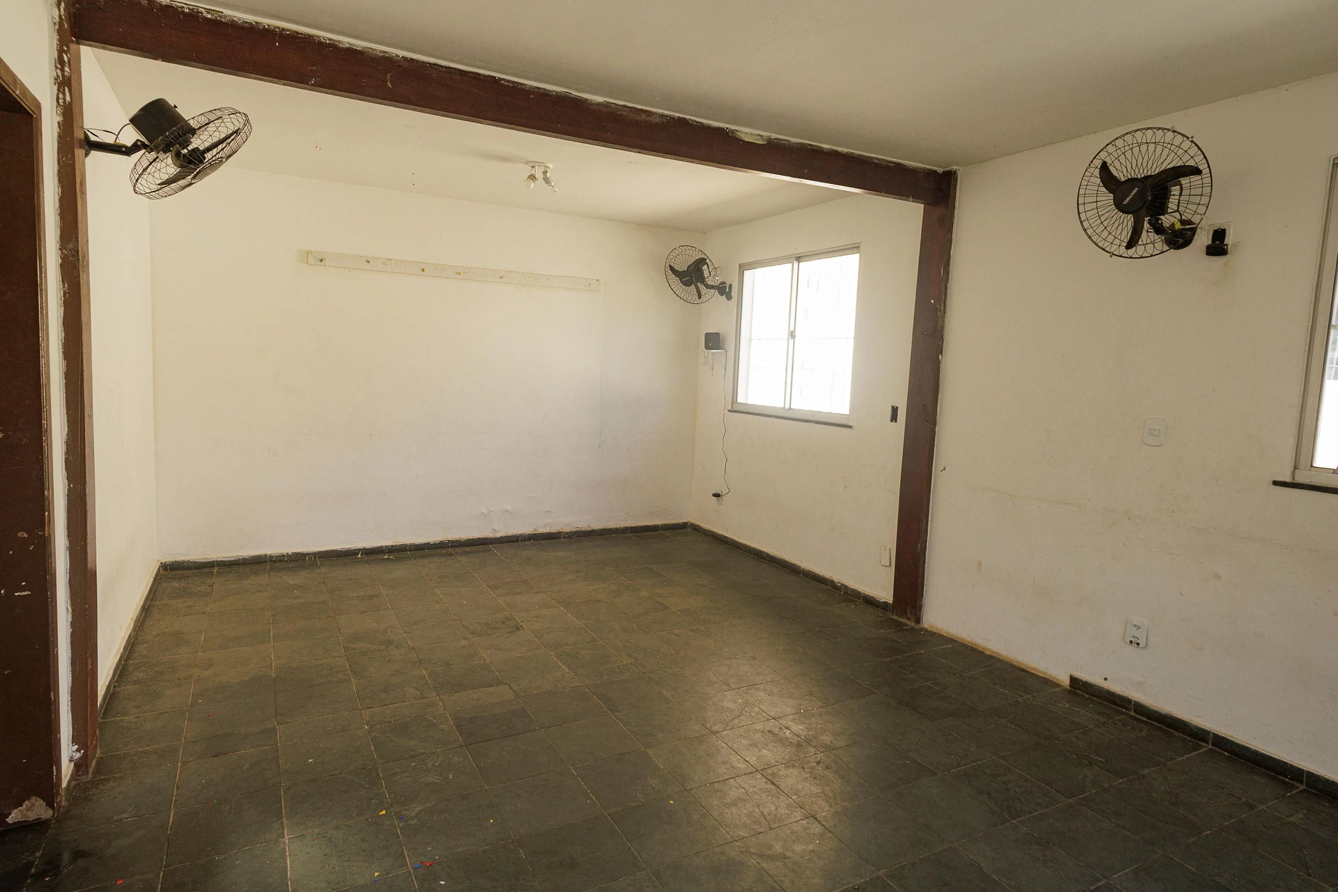 Unfurnished apartment with 2 bedrooms and 1 parking spot — photo 13