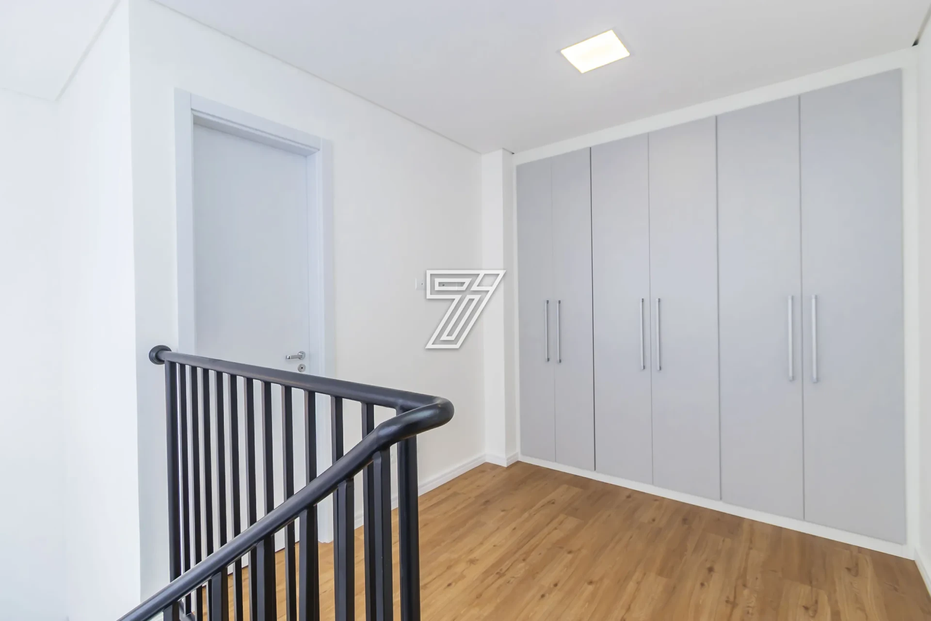 43 m² duplex loft with an open-plan kitchen — photo 14