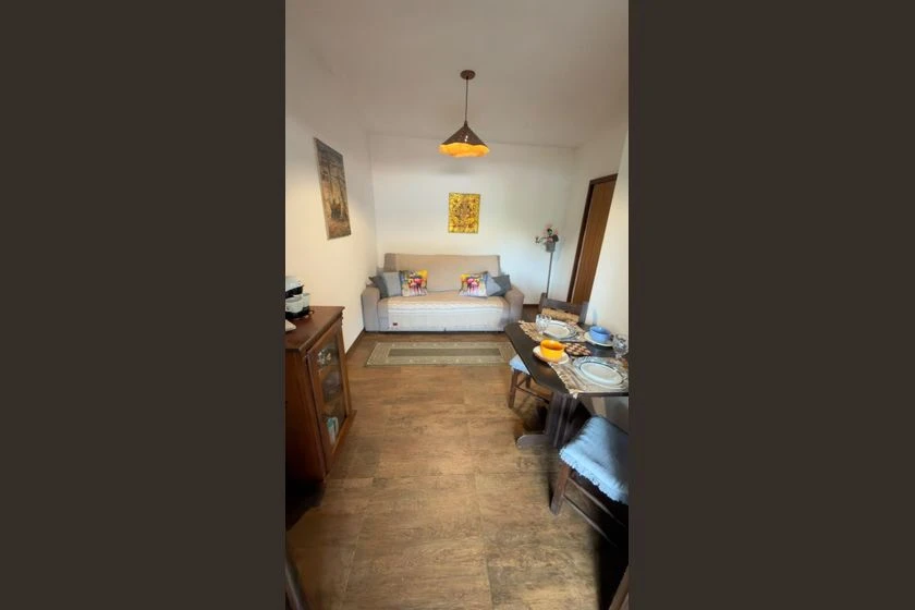 House with 7 bedrooms and 4 parking spaces, compact kitchen — photo 7