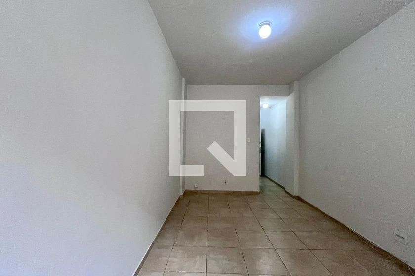 Rental studio with 1 bedroom and 1 bathroom — photo 4