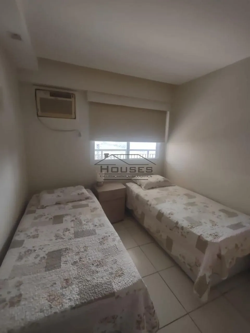 Furnished 2-bedroom apartment with window city view — photo 4
