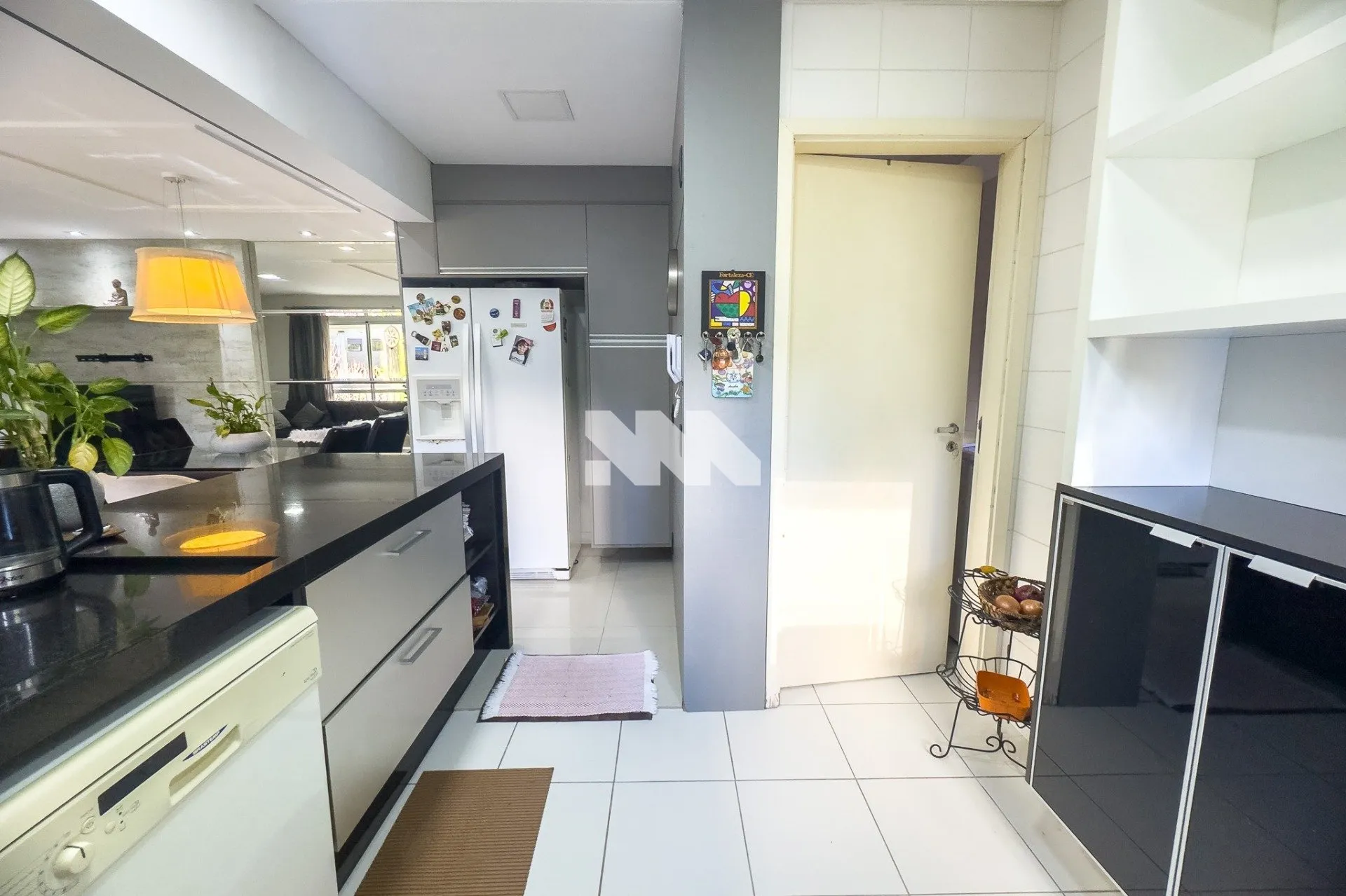 Semi-furnished apartment with 3 bedrooms and balcony grill — photo 38