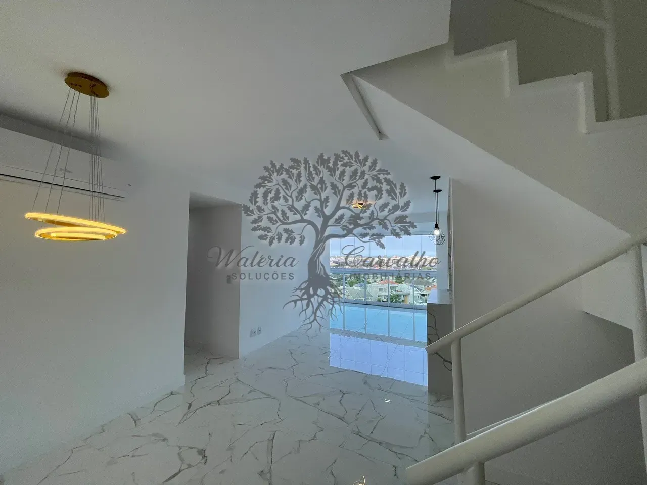 Penthouse with open-plan kitchen and 4 bedrooms — photo 7
